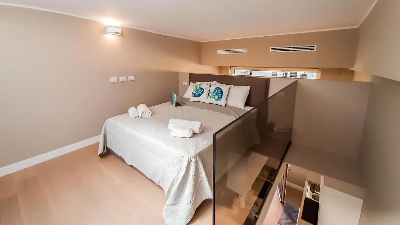 Joivy Sophisticated 2 Bedroom Loft For 4 Milano